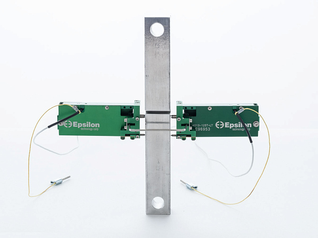 Усредняющие экстензометры для испытаний на сдвиг внахлестку ASTM D5656 – модель 4013